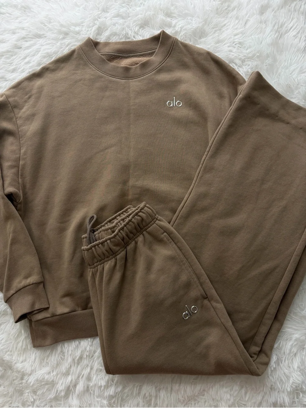 AUTHENTIC Small Alo Yoga Accolade Sweatpant&Crewneck in Gravel BUNDLE $300 Retai